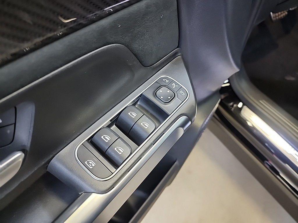 new 2025 Mercedes-Benz AMG GLB 35 car, priced at $65,705
