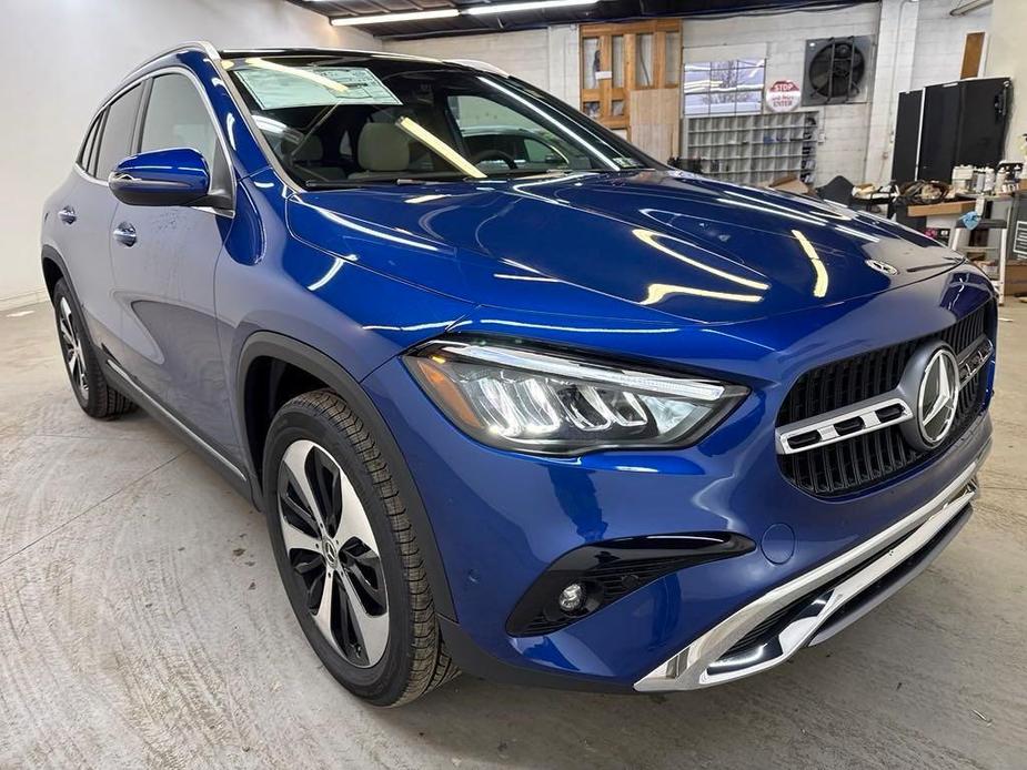 new 2025 Mercedes-Benz GLA 250 car, priced at $52,005