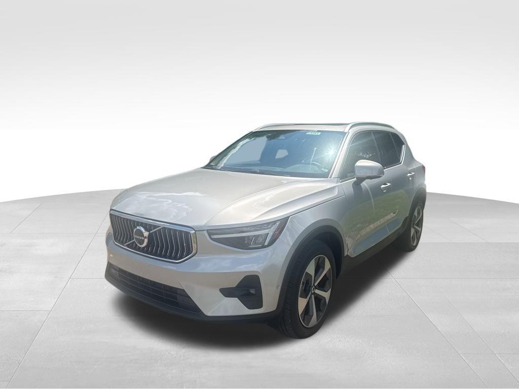 used 2025 Volvo XC40 car, priced at $37,941