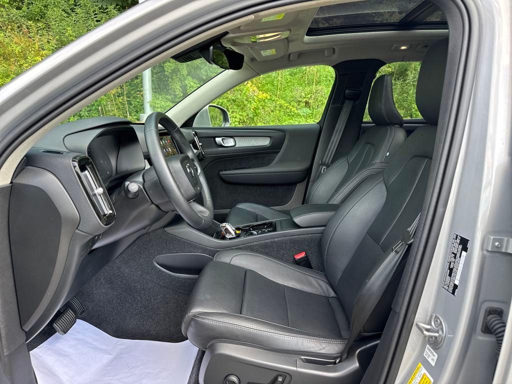 used 2025 Volvo XC40 car, priced at $32,778