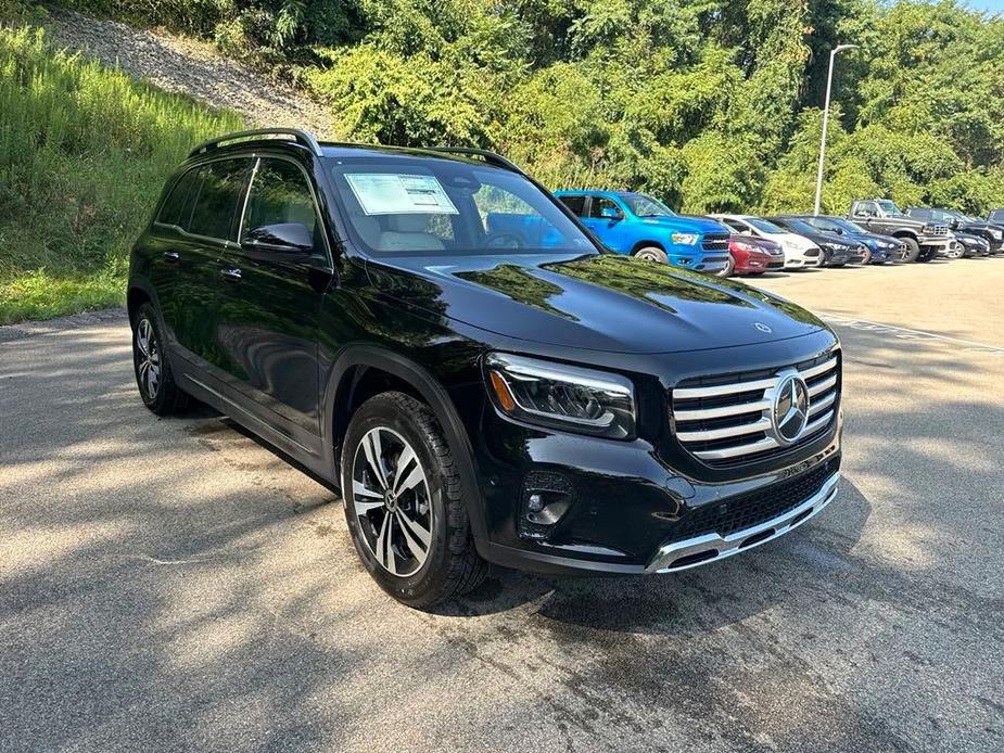 new 2025 Mercedes-Benz GLB 250 car, priced at $50,450