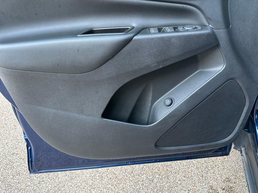 used 2023 Chevrolet Equinox car, priced at $19,972