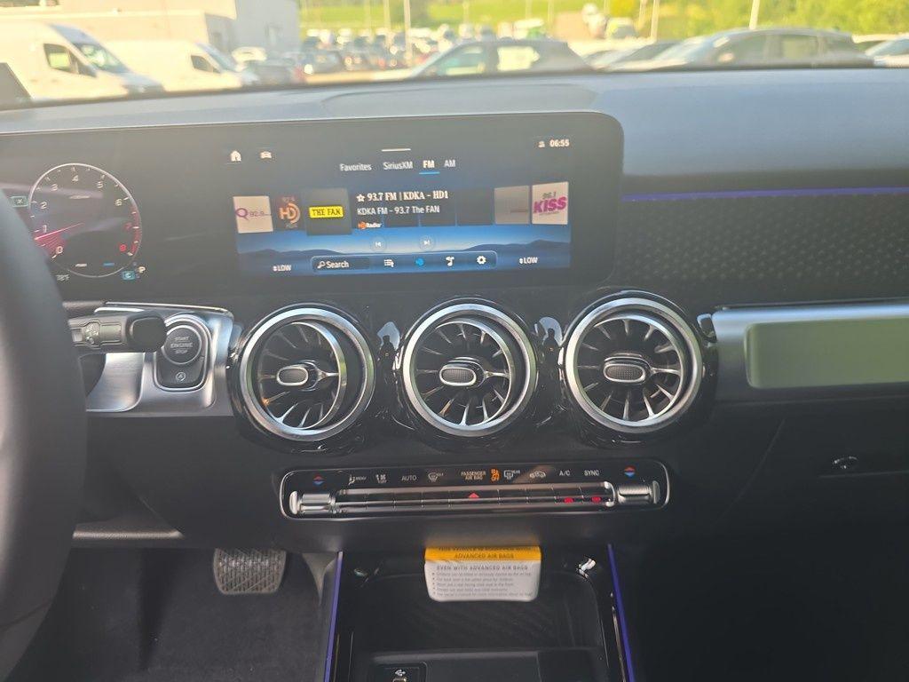 new 2025 Mercedes-Benz GLB 250 car, priced at $53,470
