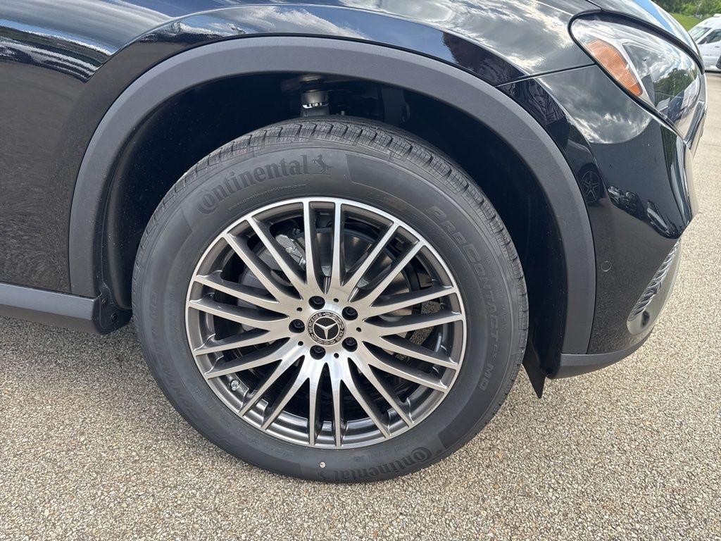 new 2025 Mercedes-Benz GLC 300 car, priced at $54,785