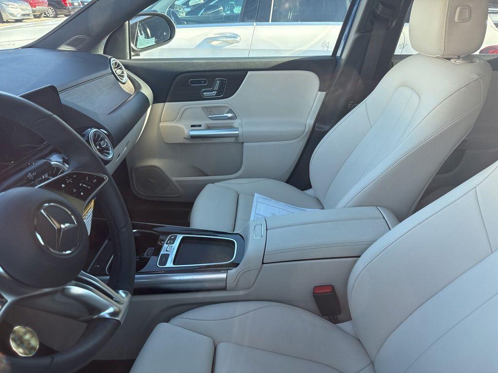 used 2025 Mercedes-Benz GLA 250 car, priced at $44,595