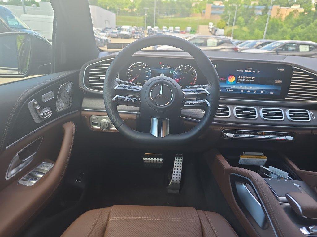 new 2025 Mercedes-Benz GLS 580 car, priced at $121,870