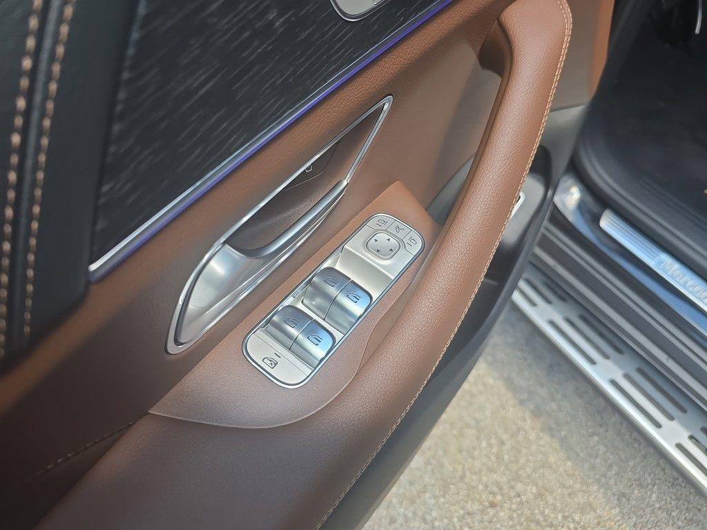 new 2025 Mercedes-Benz GLS 580 car, priced at $121,870