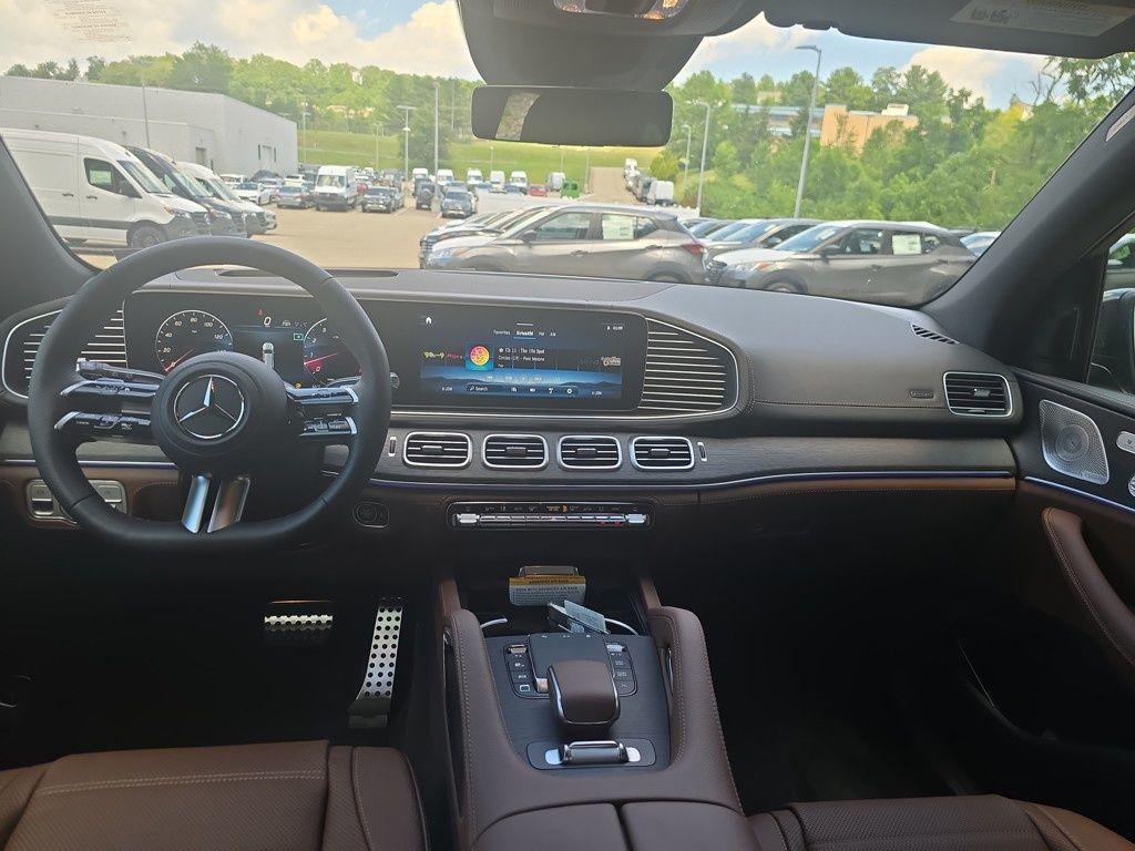 new 2025 Mercedes-Benz GLS 580 car, priced at $121,870