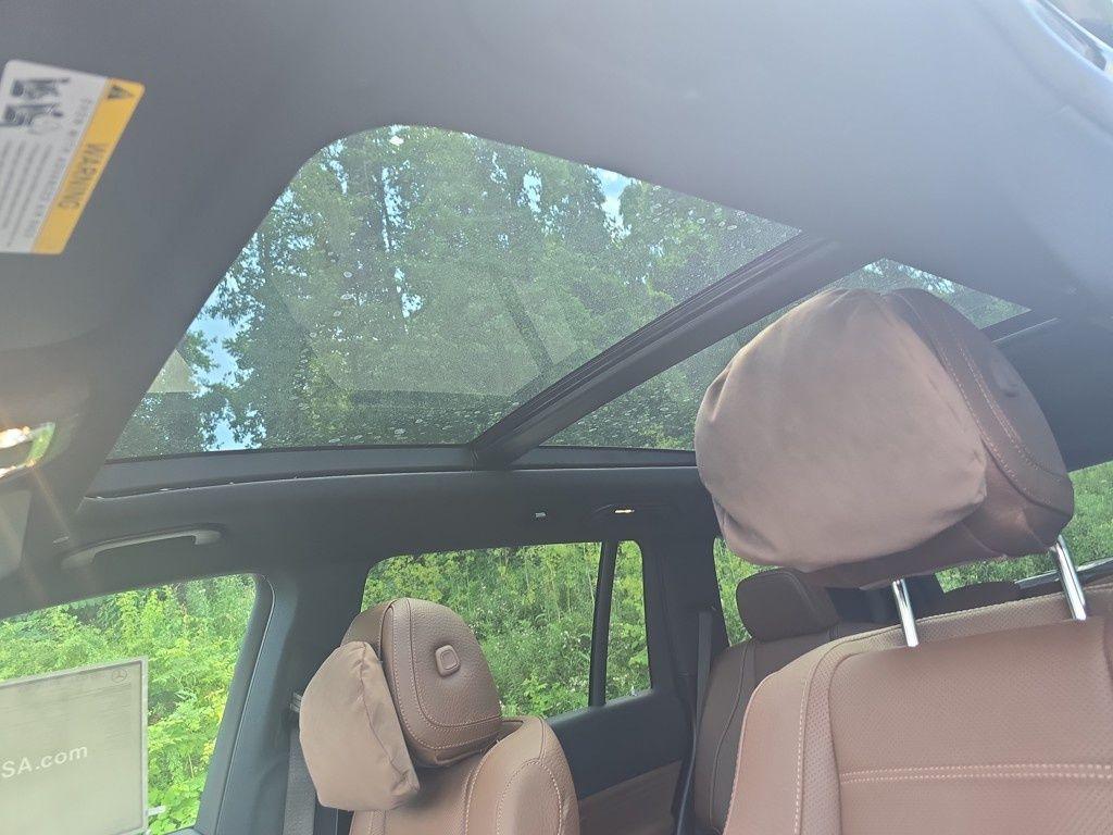 new 2025 Mercedes-Benz GLS 580 car, priced at $121,870