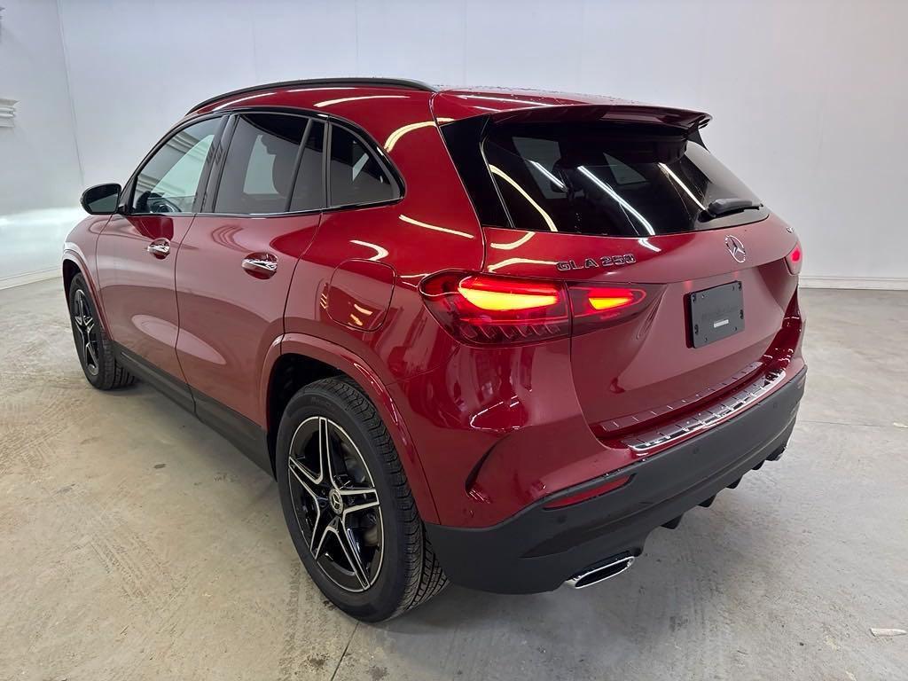 new 2025 Mercedes-Benz GLA 250 car, priced at $55,815