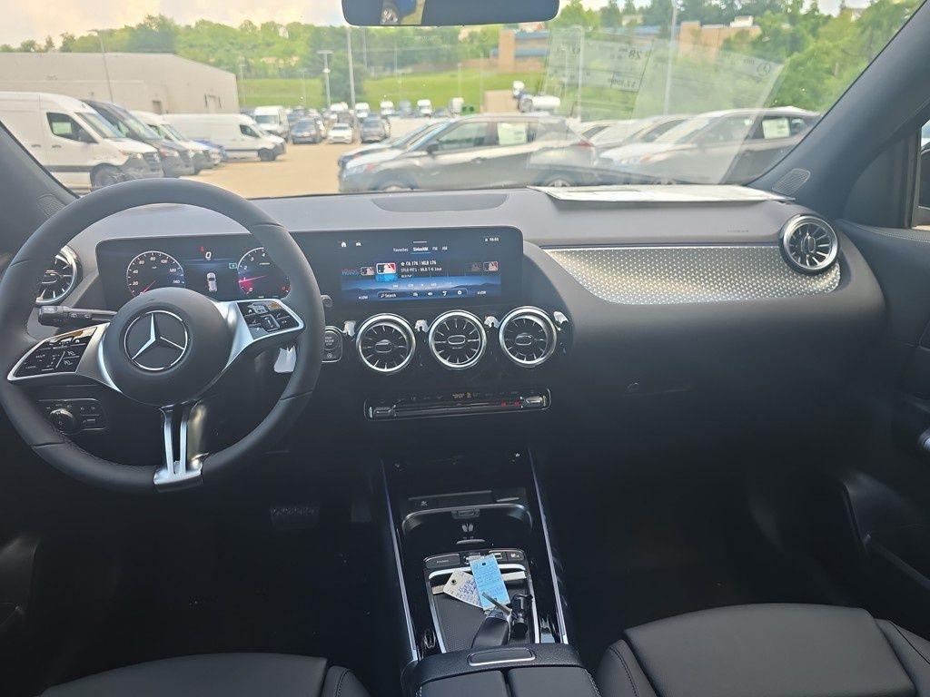 new 2025 Mercedes-Benz GLA 250 car, priced at $47,295