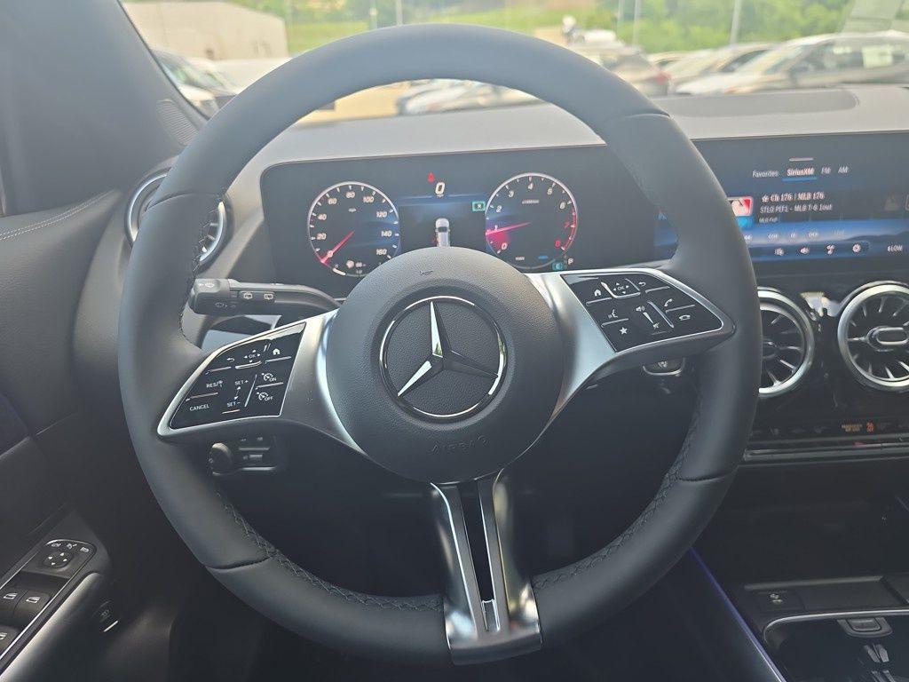 new 2025 Mercedes-Benz GLA 250 car, priced at $47,295
