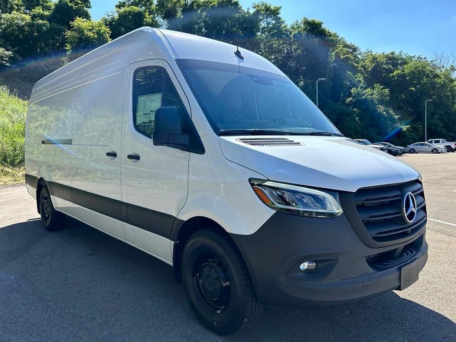 new 2024 Mercedes-Benz Sprinter 2500 car, priced at $71,318