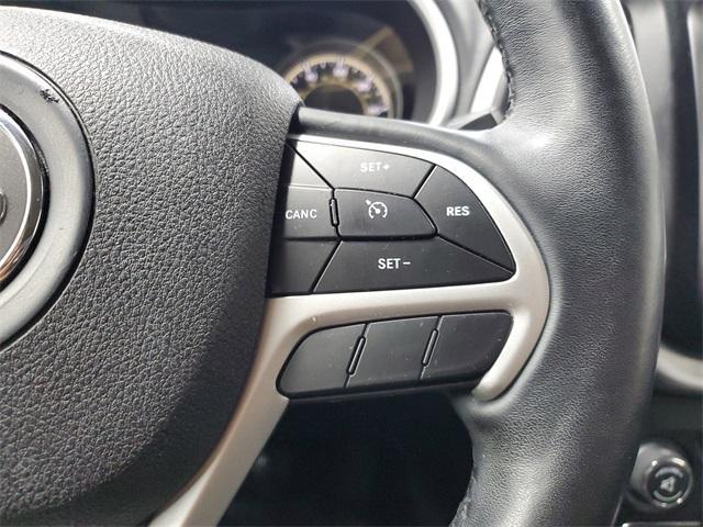 used 2018 Jeep Cherokee car, priced at $12,995