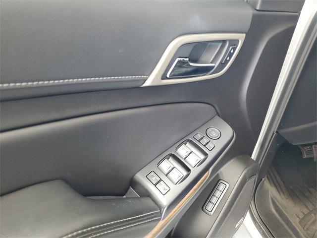 used 2020 GMC Yukon XL car, priced at $27,900