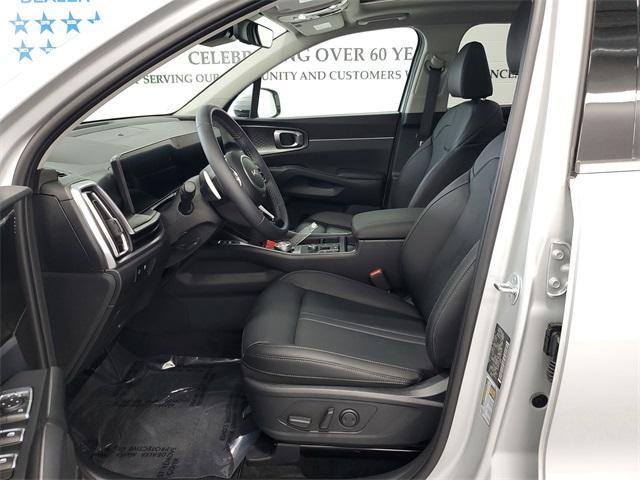 used 2025 Kia Sorento Hybrid car, priced at $39,000