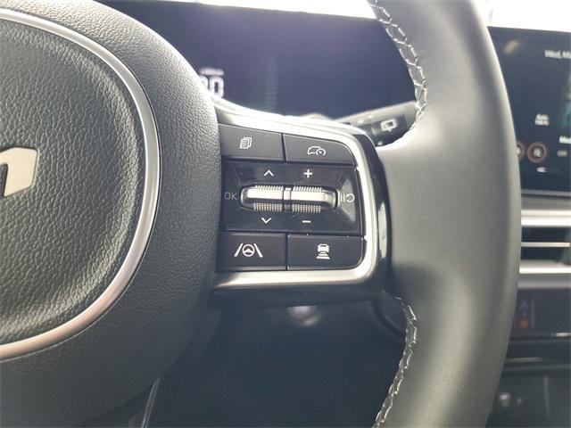 used 2025 Kia Sorento Hybrid car, priced at $39,000