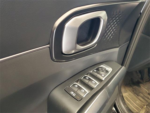 used 2023 Kia Sorento Hybrid car, priced at $31,250