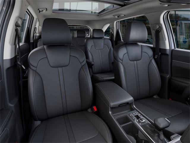 new 2025 Kia Sorento car, priced at $39,275