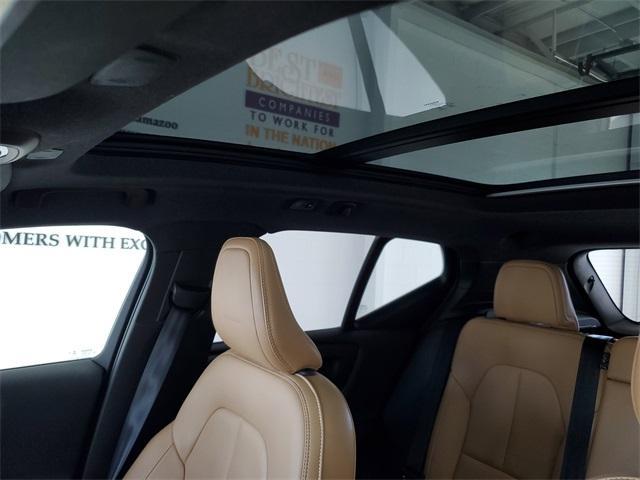 used 2020 Volvo XC40 car, priced at $21,125