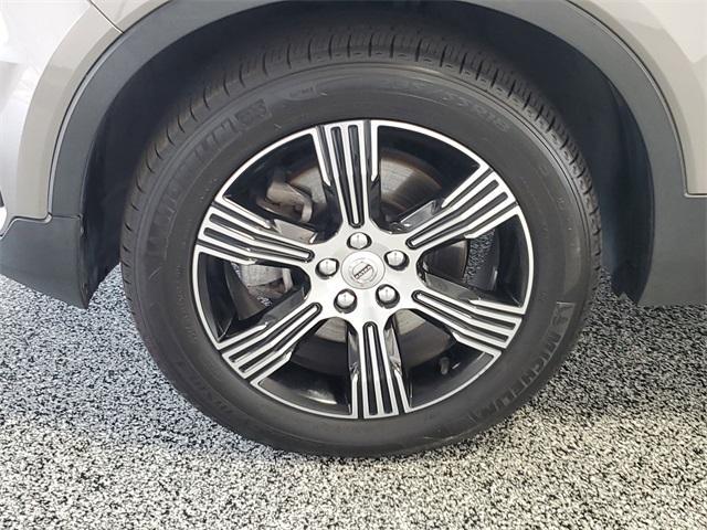 used 2020 Volvo XC40 car, priced at $21,125