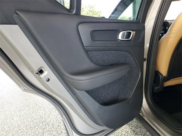 used 2020 Volvo XC40 car, priced at $21,125