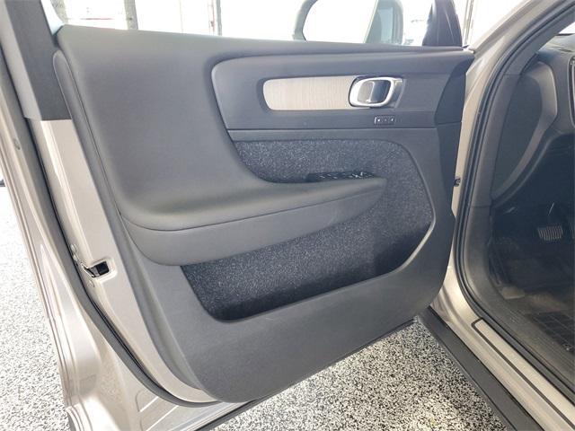 used 2020 Volvo XC40 car, priced at $21,125