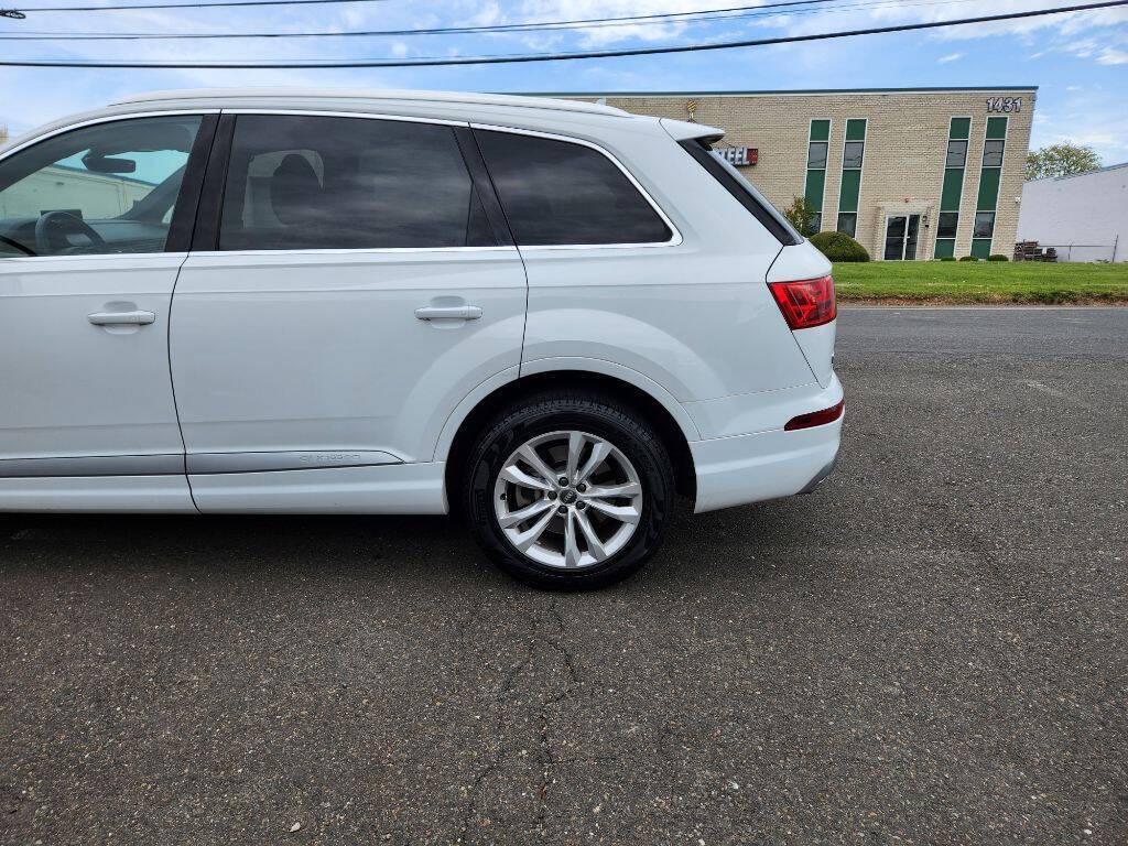 used 2019 Audi Q7 car, priced at $17,399