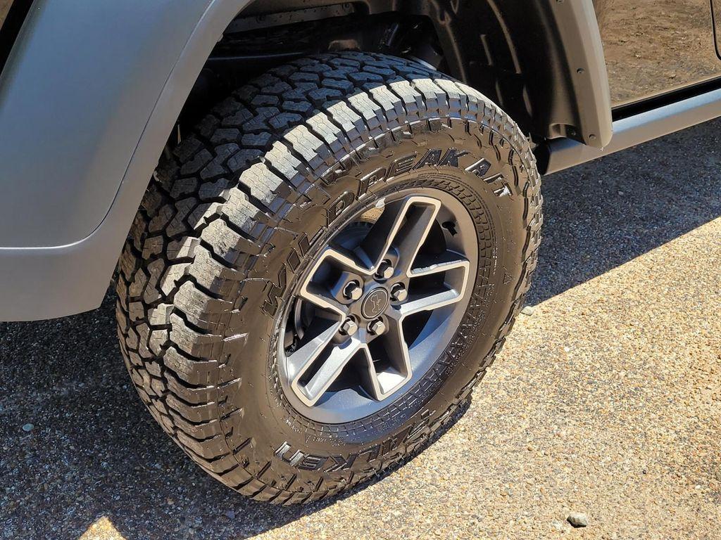new 2025 Jeep Gladiator car, priced at $52,165
