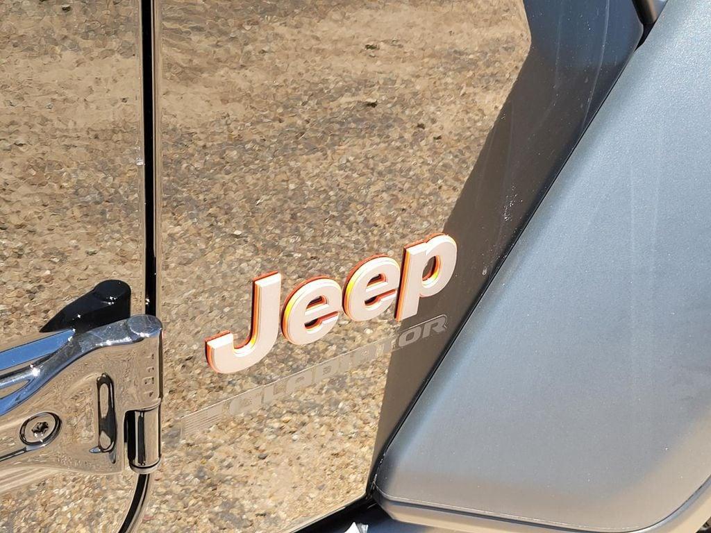 new 2025 Jeep Gladiator car, priced at $52,165