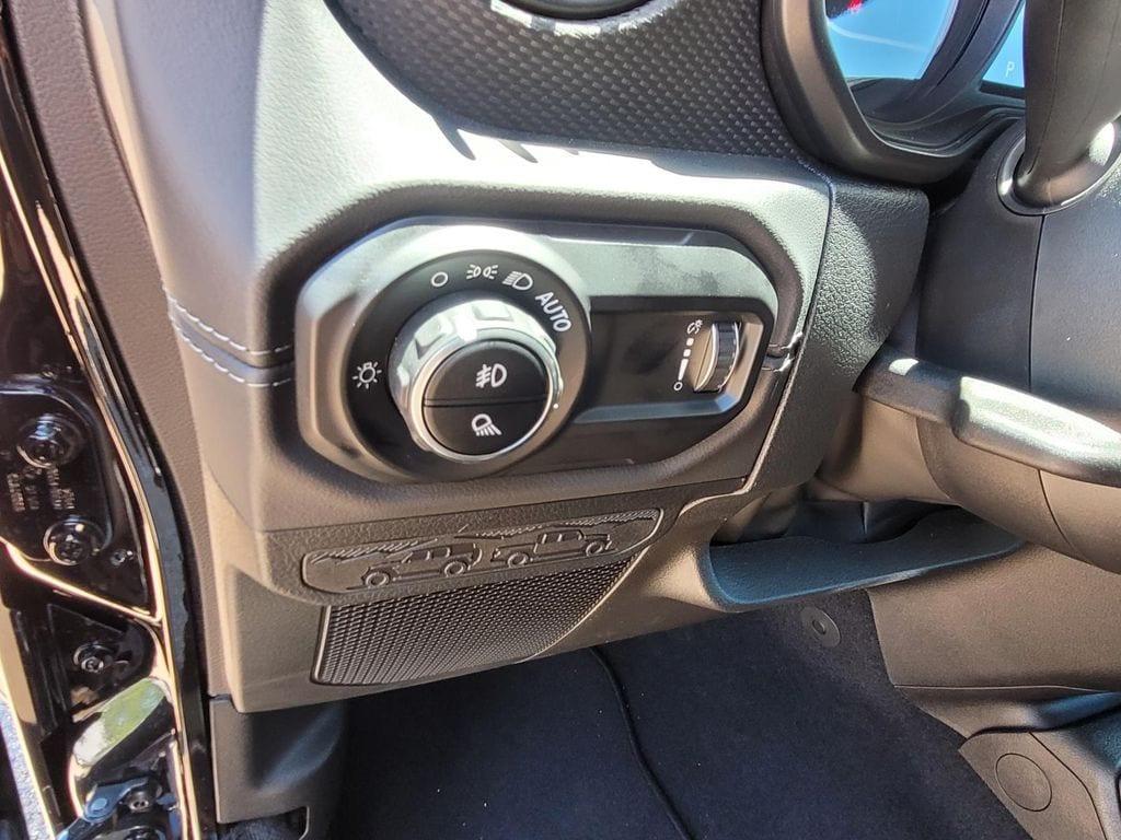 new 2025 Jeep Gladiator car, priced at $52,165