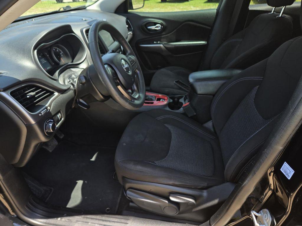 used 2021 Jeep Cherokee car, priced at $18,991
