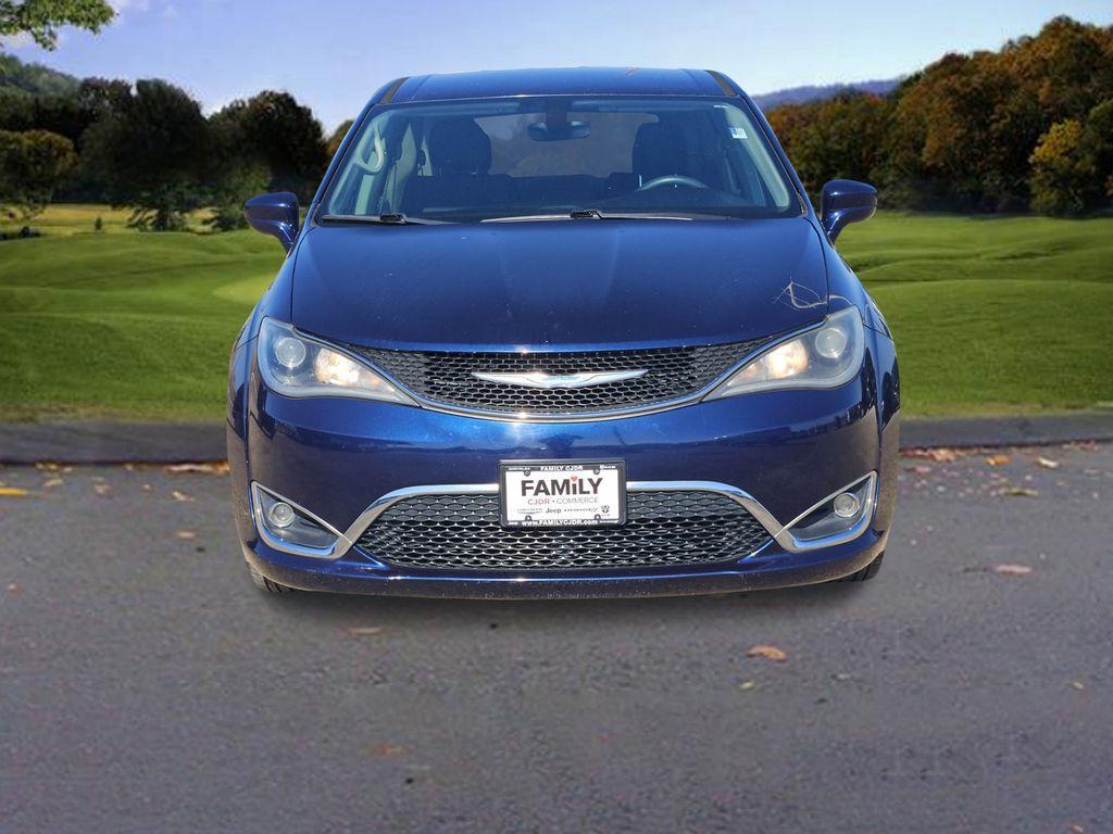 used 2018 Chrysler Pacifica car, priced at $13,995