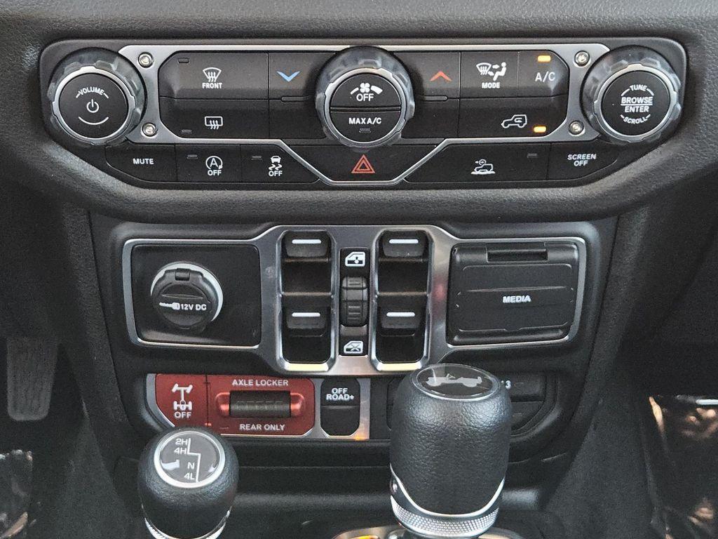 new 2025 Jeep Wrangler car