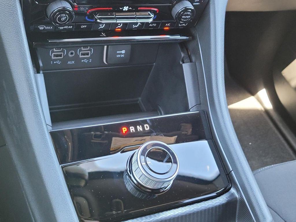 new 2024 Jeep Grand Cherokee car, priced at $39,875