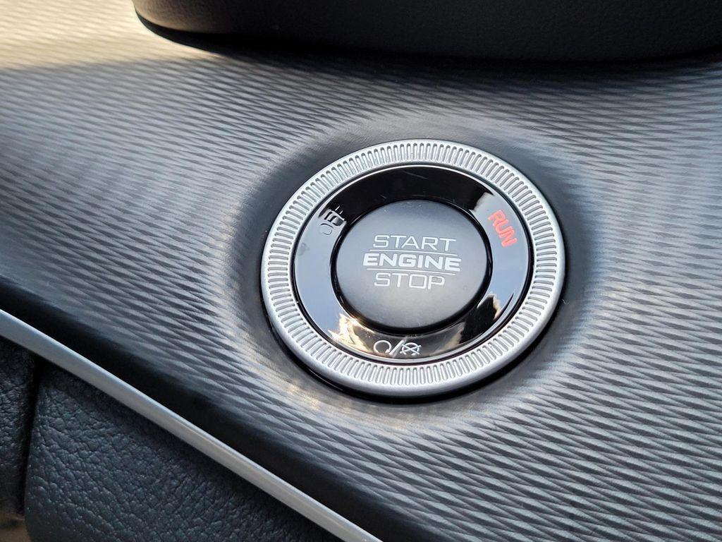 new 2024 Jeep Grand Cherokee car, priced at $39,875