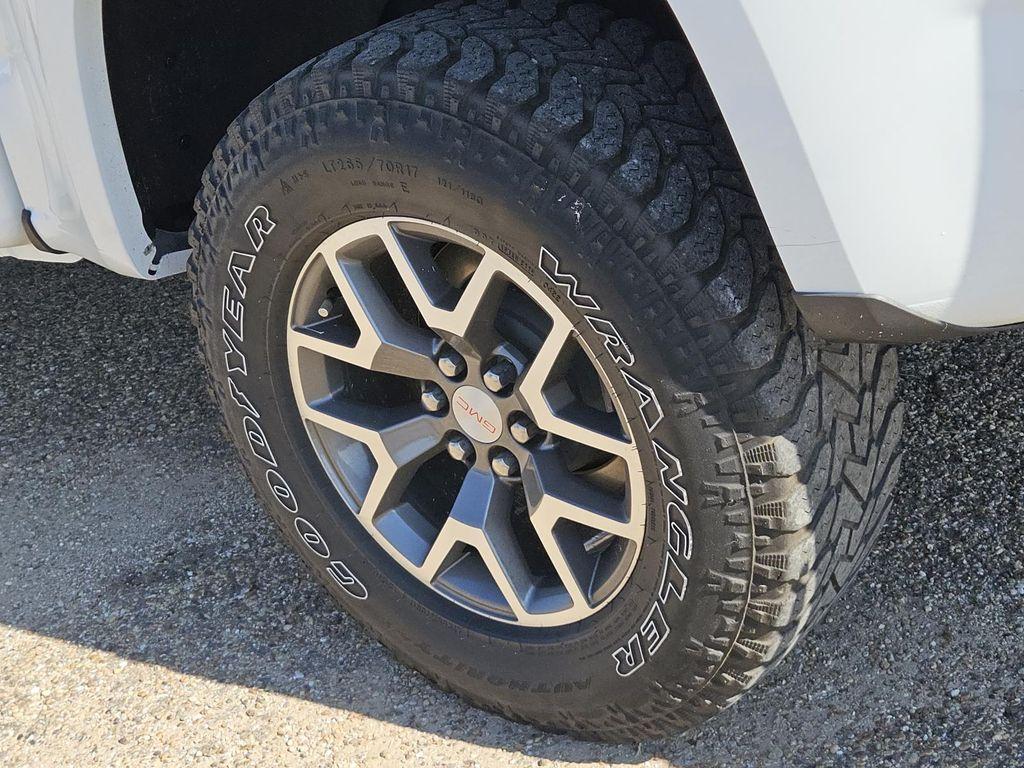 used 2021 GMC Canyon car, priced at $25,494