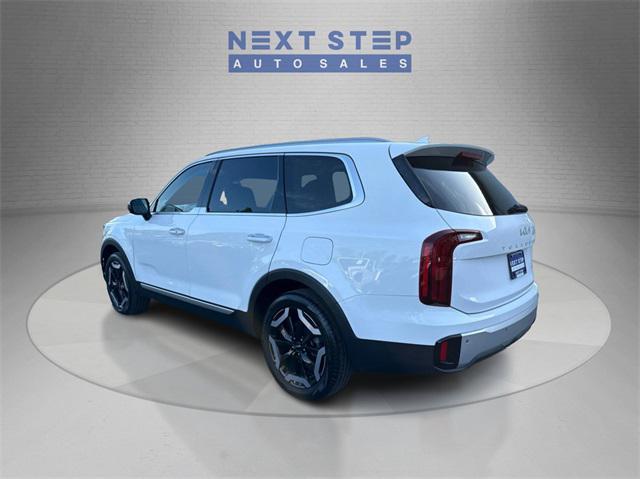 used 2024 Kia Telluride car, priced at $37,495