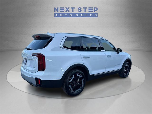 used 2024 Kia Telluride car, priced at $37,495