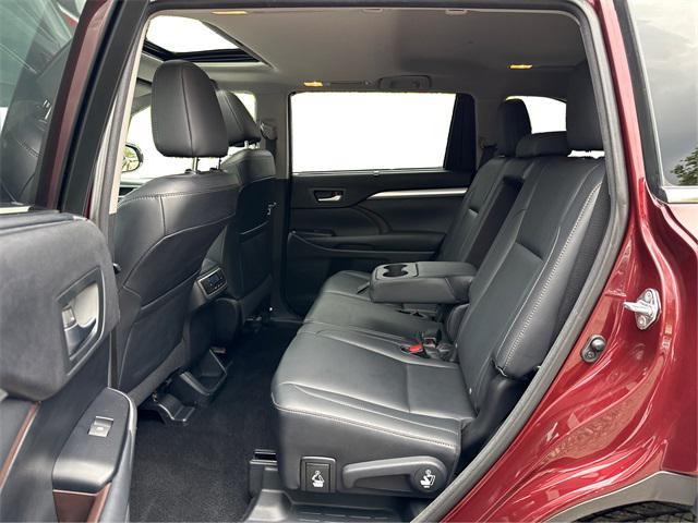 used 2015 Toyota Highlander car, priced at $15,488