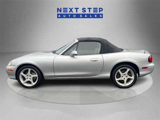 used 2001 Mazda MX-5 Miata car, priced at $9,495