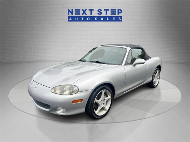 used 2001 Mazda MX-5 Miata car, priced at $9,495