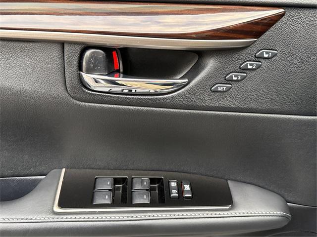 used 2016 Lexus ES 350 car, priced at $15,988