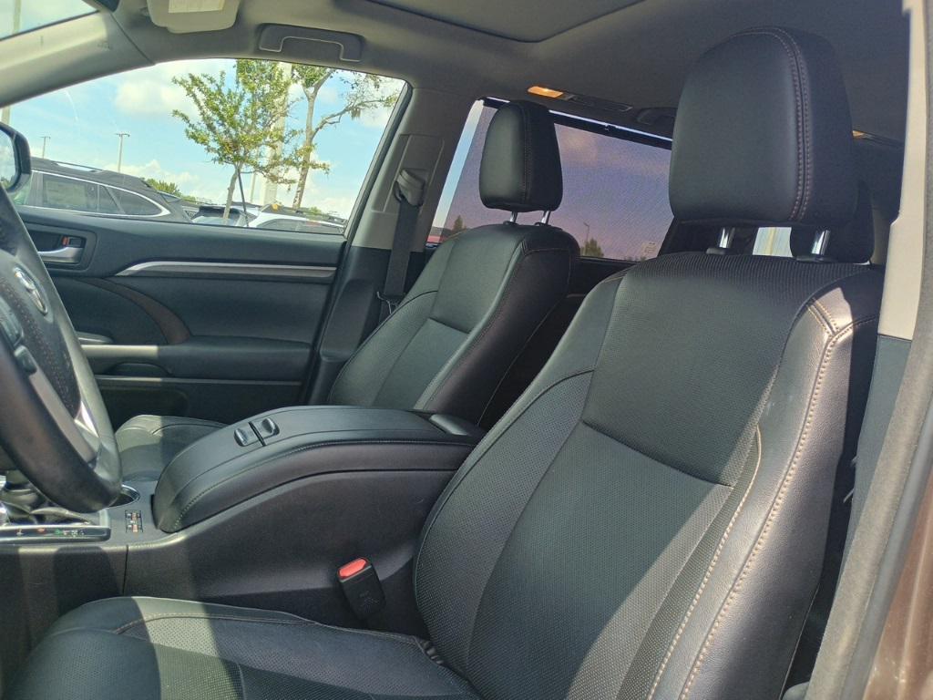 used 2018 Toyota Highlander car, priced at $27,282