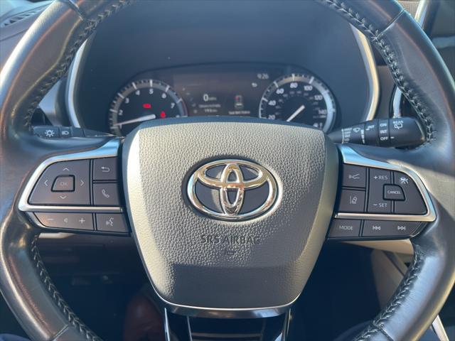 used 2021 Toyota Highlander car, priced at $30,072