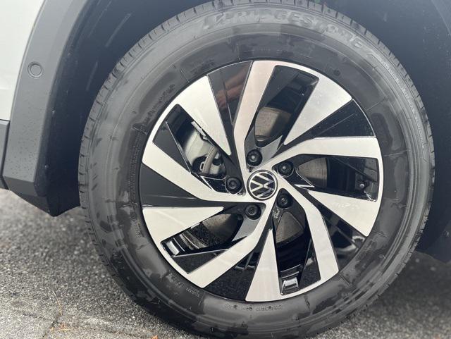 new 2025 Volkswagen Tiguan car, priced at $29,284