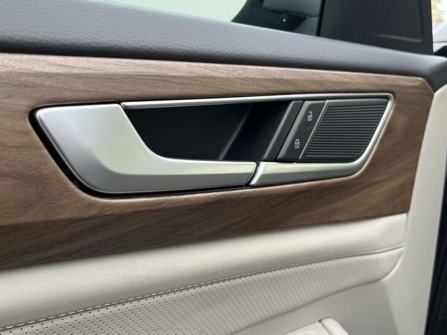 new 2026 Volkswagen Atlas car, priced at $42,161