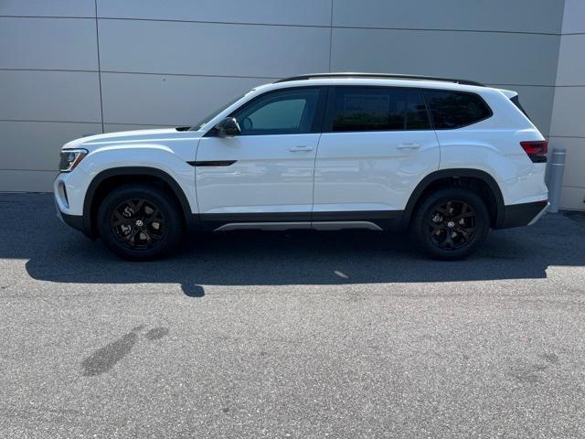 new 2024 Volkswagen Atlas car, priced at $42,405