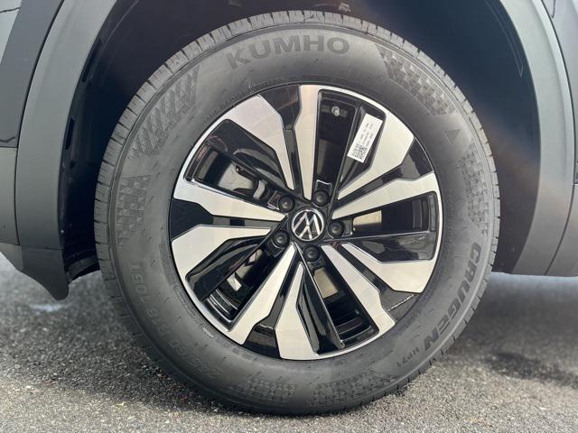 new 2025 Volkswagen Atlas car, priced at $39,839