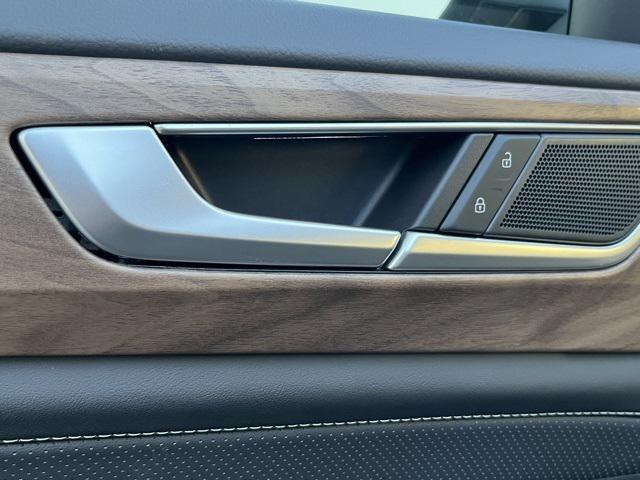 new 2026 Volkswagen Atlas car, priced at $44,602